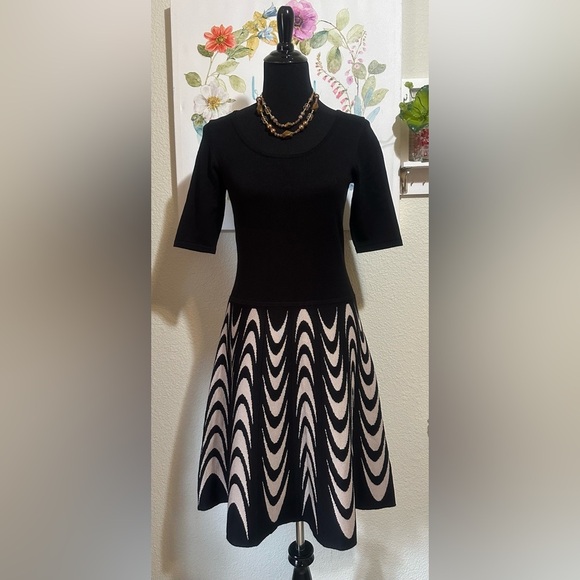 Danny and Nicole 3/4 Sleeve Black and Tan  Dress Size S - Picture 1 of 4
